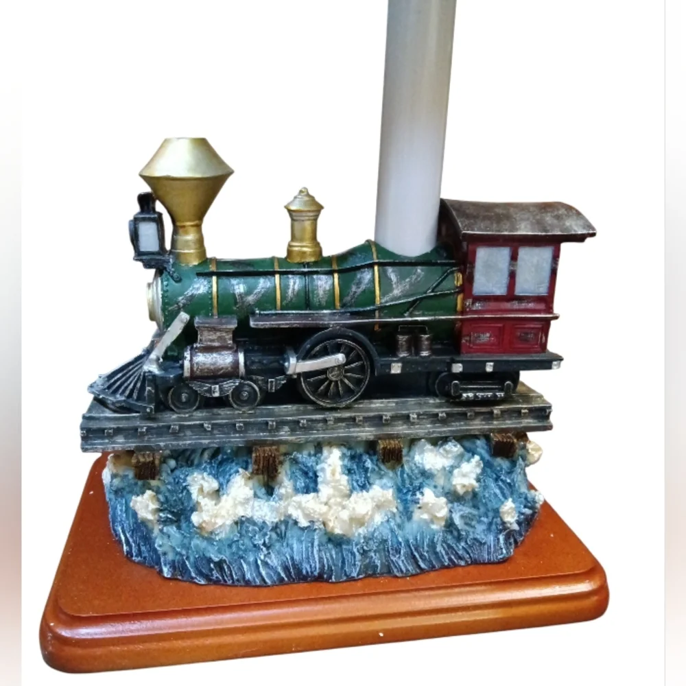 Vanmark Central Station 1863 Train Desk Lamp 14